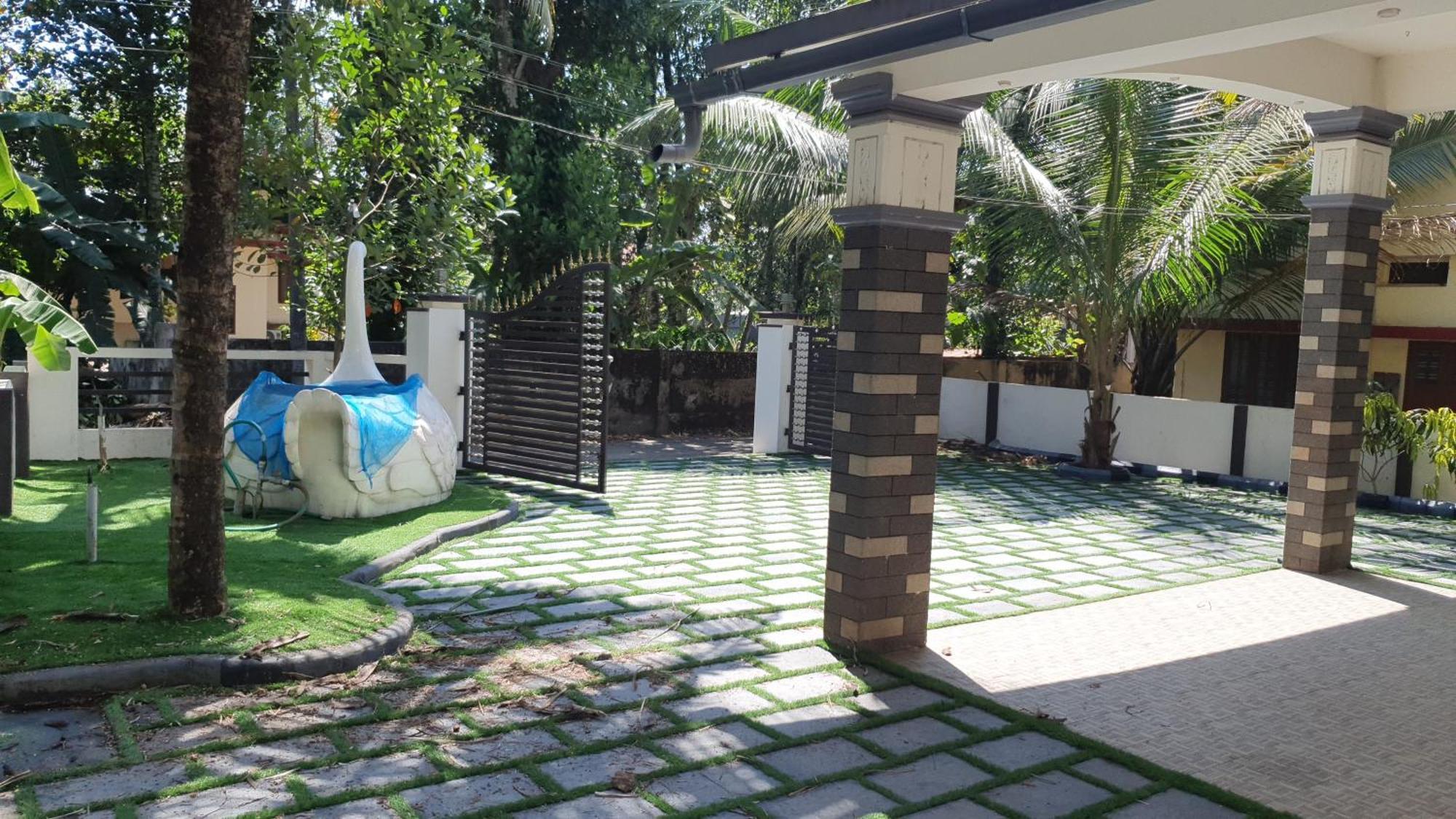 Happy Homes - Thundathil Tiruvalla Exterior photo